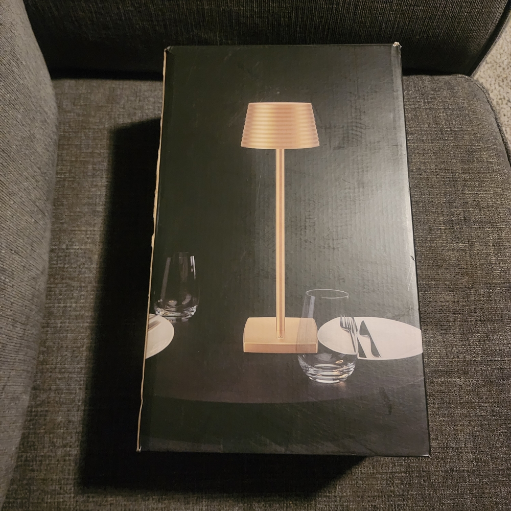 Elegant Gold Table Lamp for Home Dining